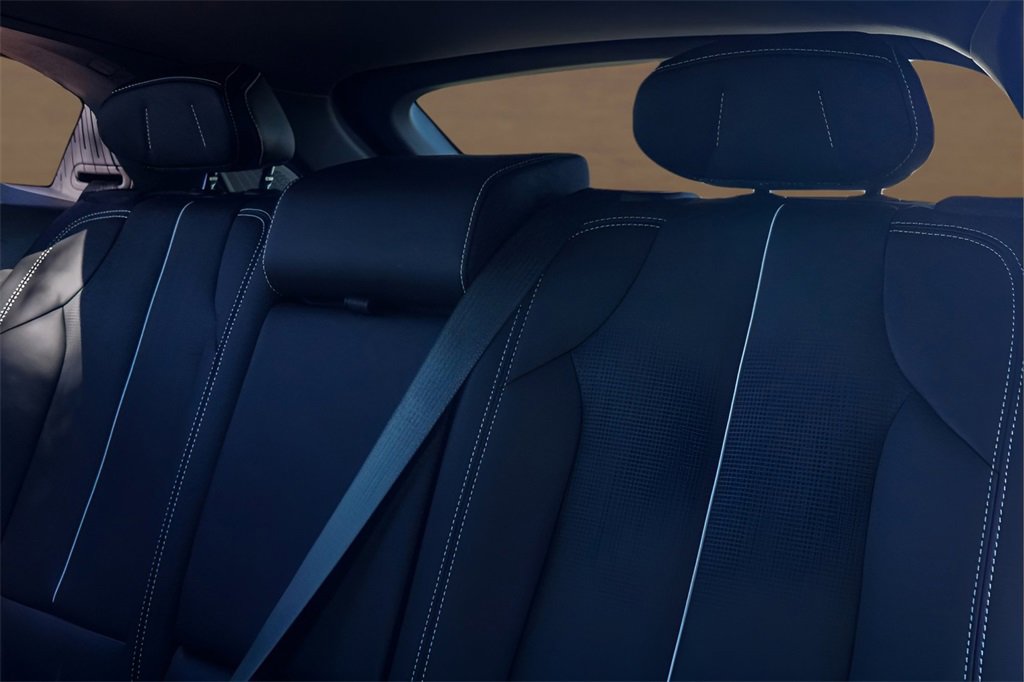 New 2025 Cadillac Optiq Luxury 2 w/ LPO, Floor Liner Package image 21