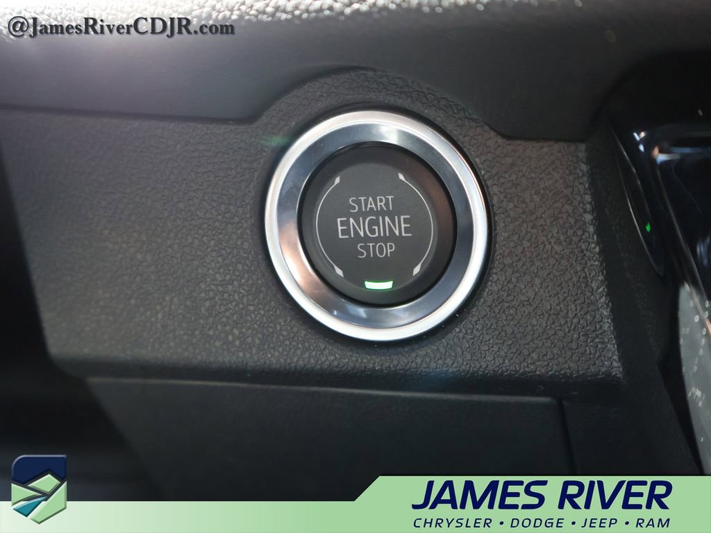 Used 2026 Chevrolet Traverse LT AWD/4WD image 33