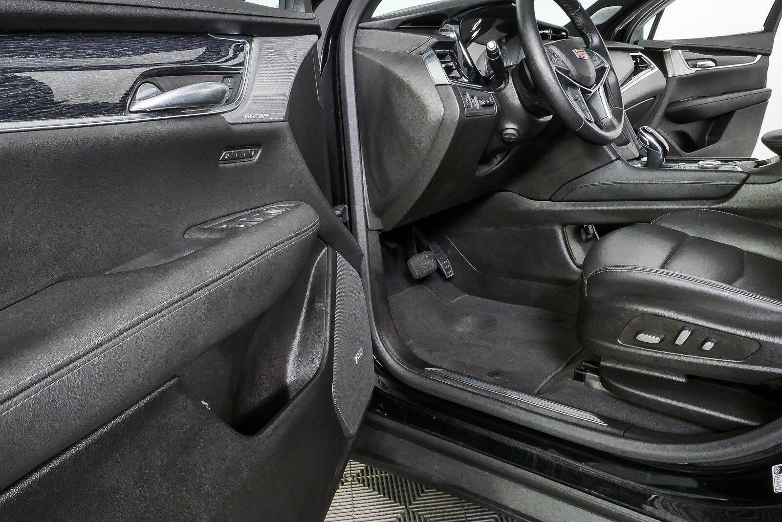 Certified 2023 Cadillac XT5 Premium Luxury w/ Technology Package FWD image 7
