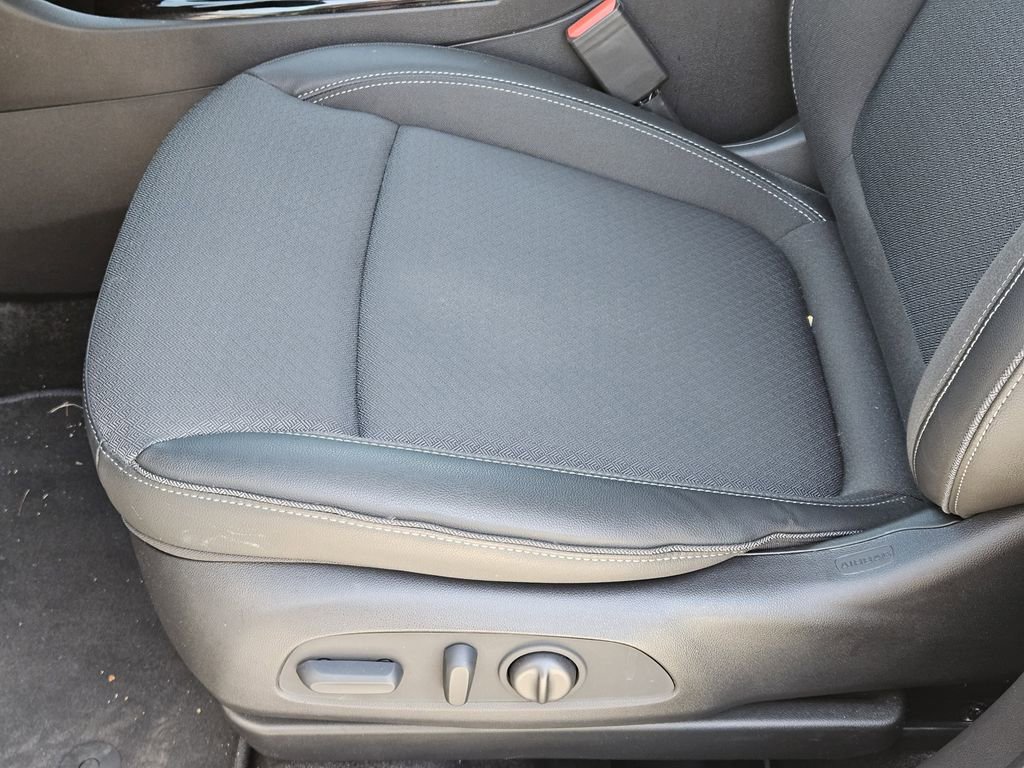 Used 2023 Buick Encore GX Select FWD image 18