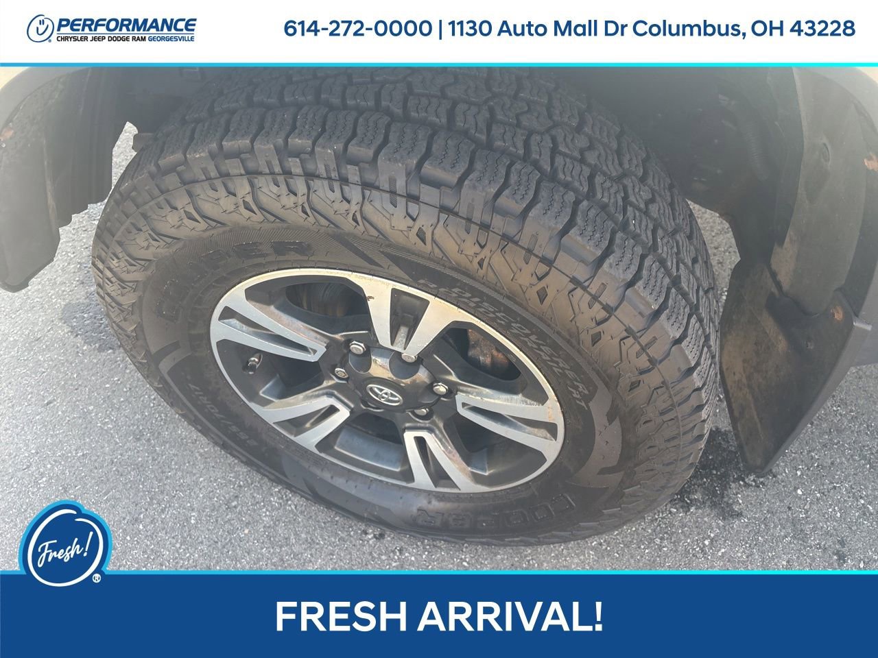 Used 2017 Toyota Tacoma TRD Sport image 10