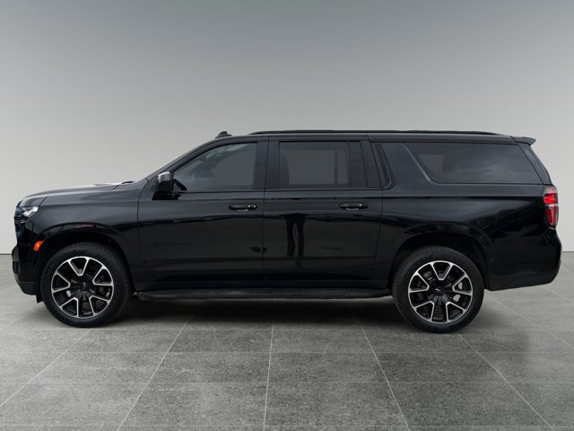 Used 2023 Chevrolet Suburban RST image 2