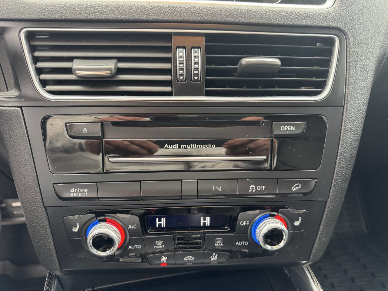 Used 2017 Audi SQ5 Premium Plus w/ Technology Package image 36