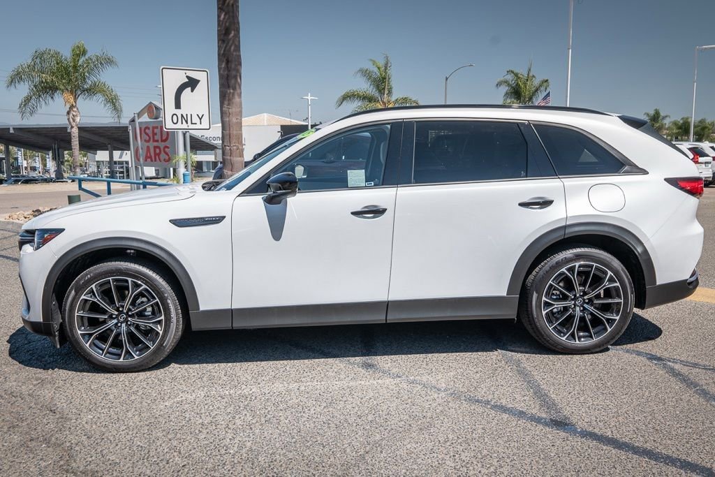 Used 2025 MAZDA CX-70 Plug-In Hybrid w/ Premium Pkg image 9