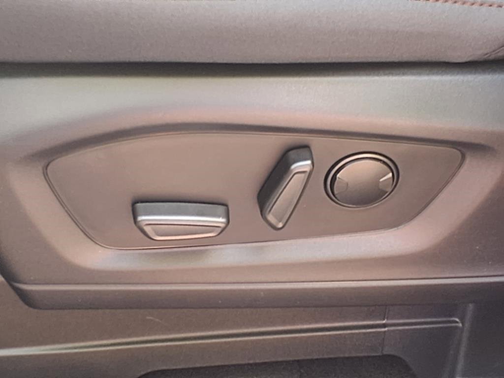 New 2025 Ford Explorer Active image 16