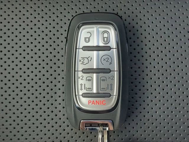 New 2027 Chrysler Pacifica Limited FWD image 38