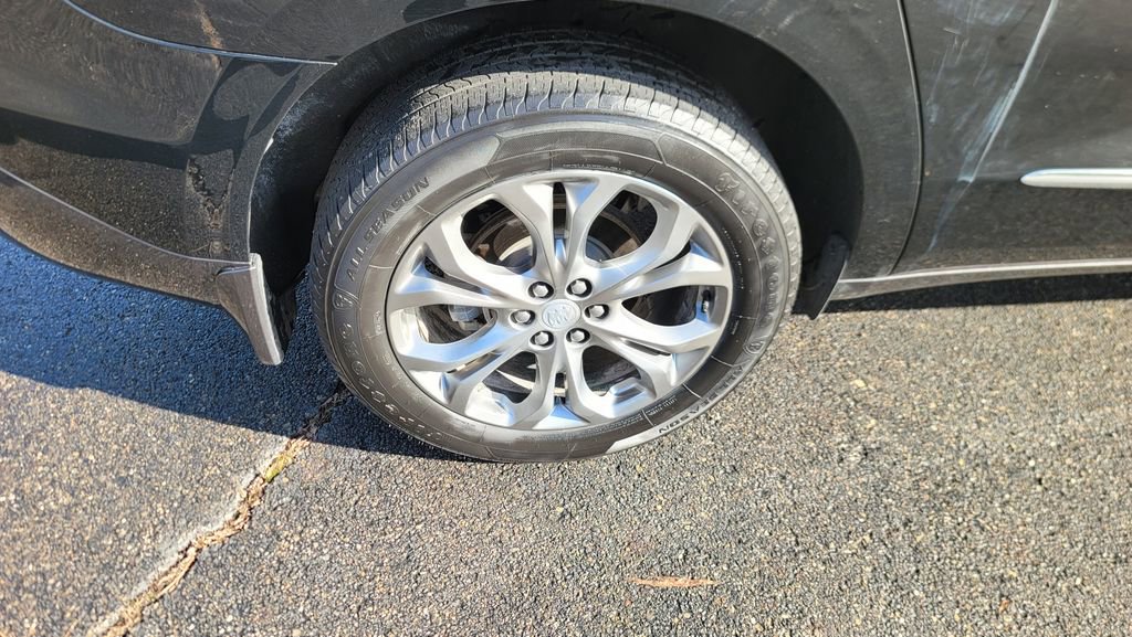 Used 2019 Buick Enclave Avenir w/ Avenir Technology Package image 13
