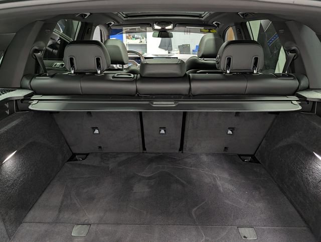 Used 2025 BMW X5 xDrive50e w/ M Sport Package image 14