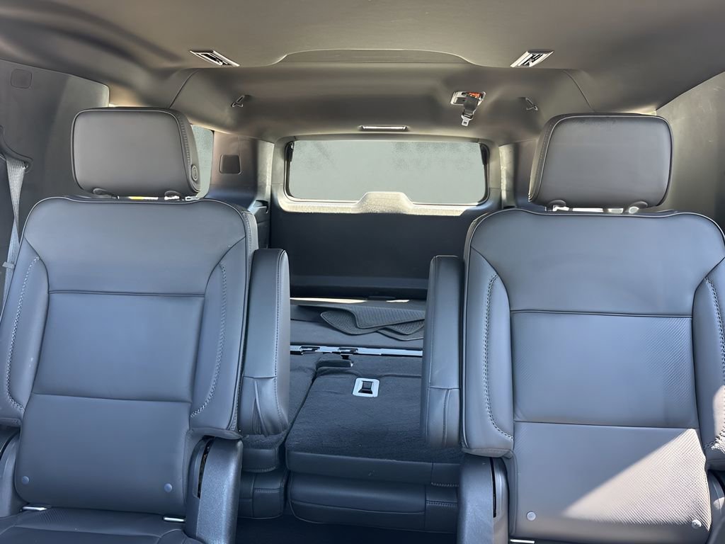 Used 2021 GMC Yukon XL Denali w/ Denali Premium Package AWD/4WD image 12