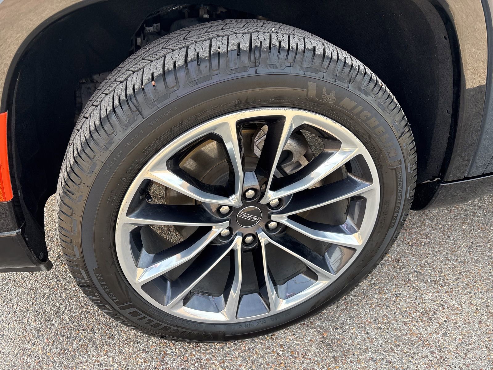 Used 2023 Jeep Wagoneer L Series III w/ Premium Group I image 38