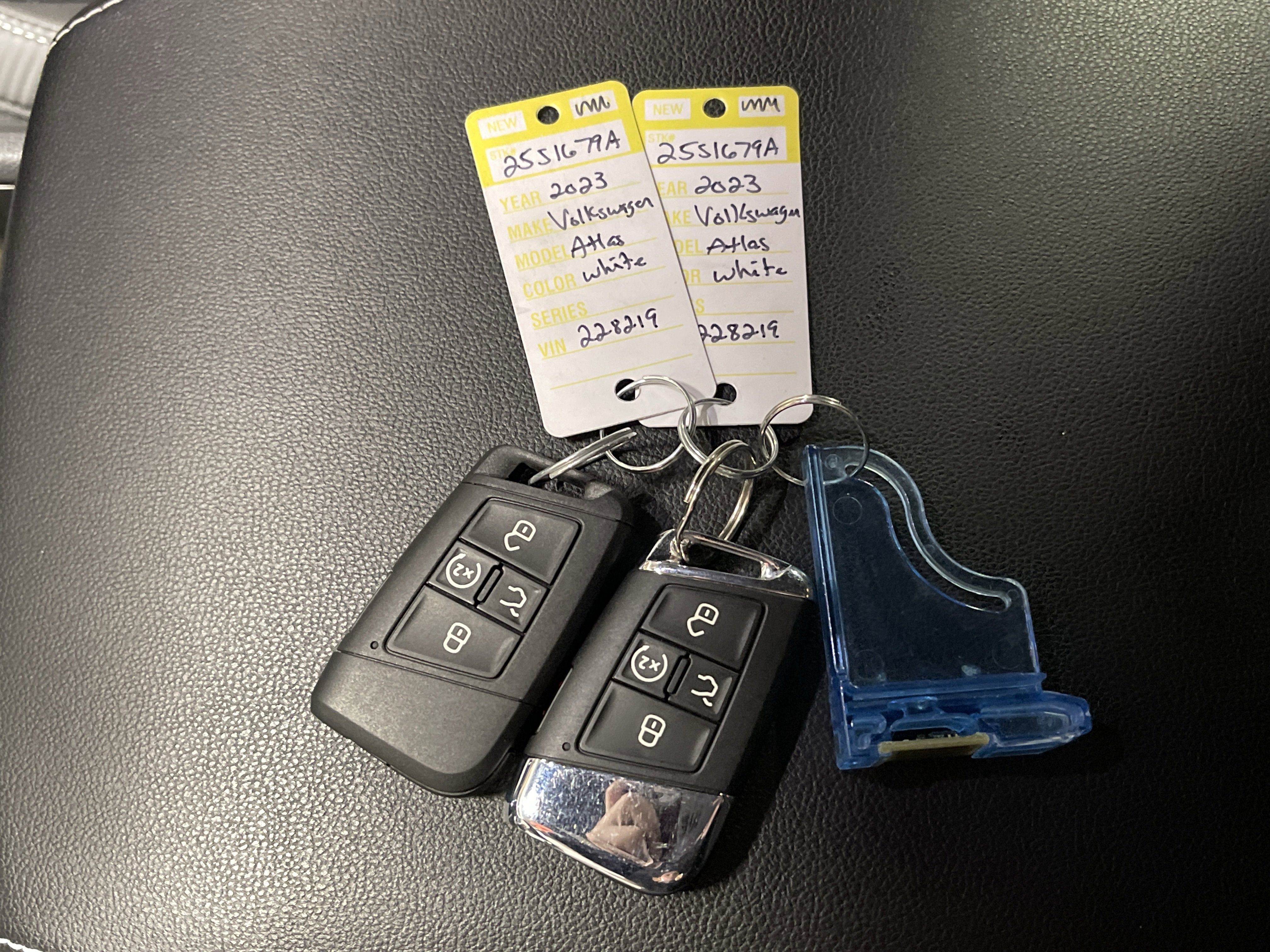 Used 2023 Volkswagen Atlas Cross Sport SE w/ Black Wheel Package image 26