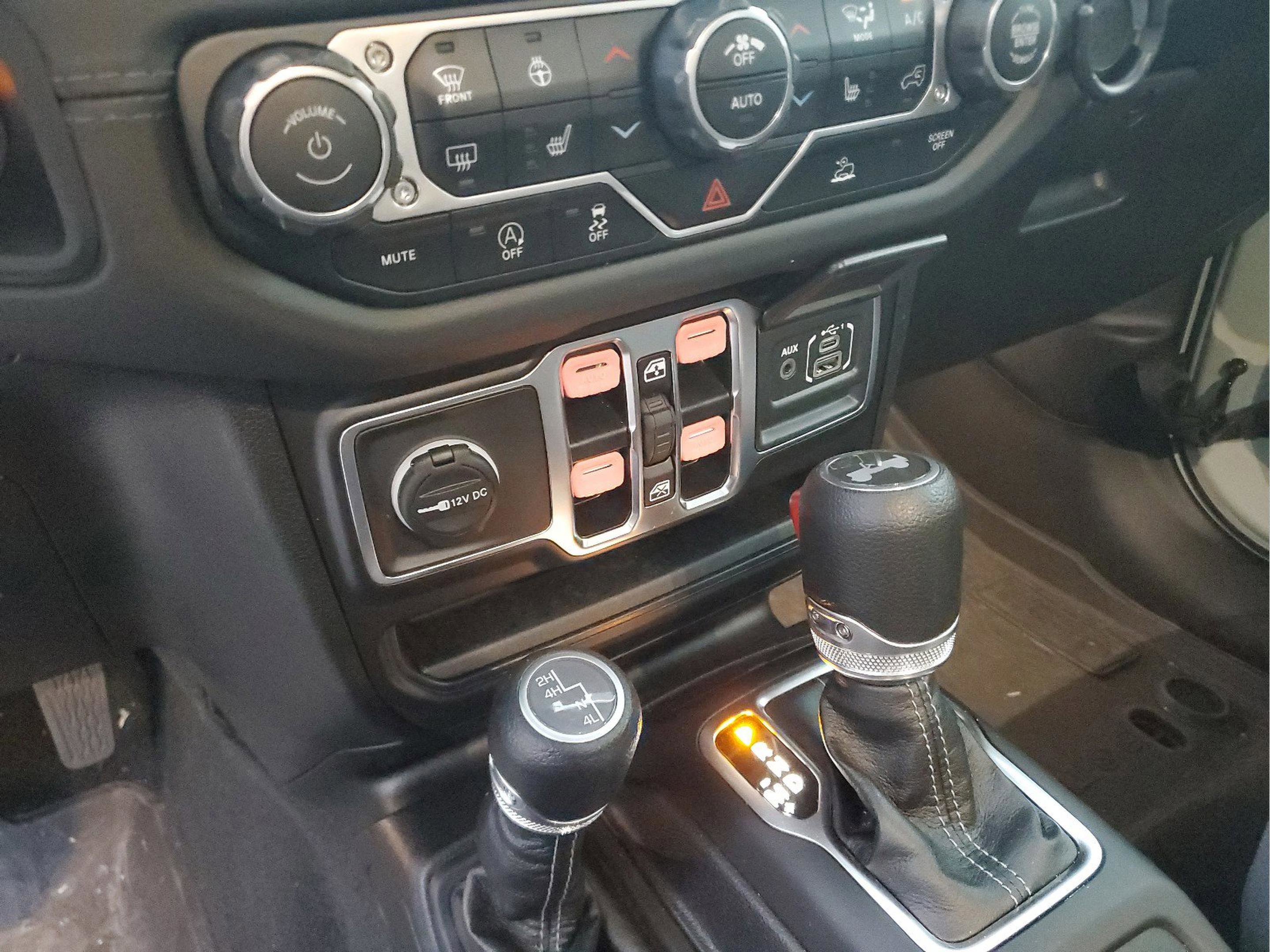 Certified 2024 Jeep Wrangler Sahara image 21