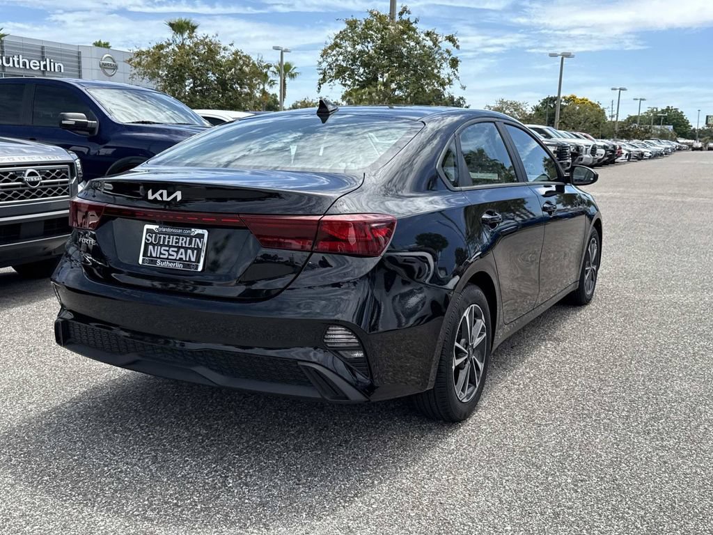 Used 2024 Kia Forte LXS FWD image 4