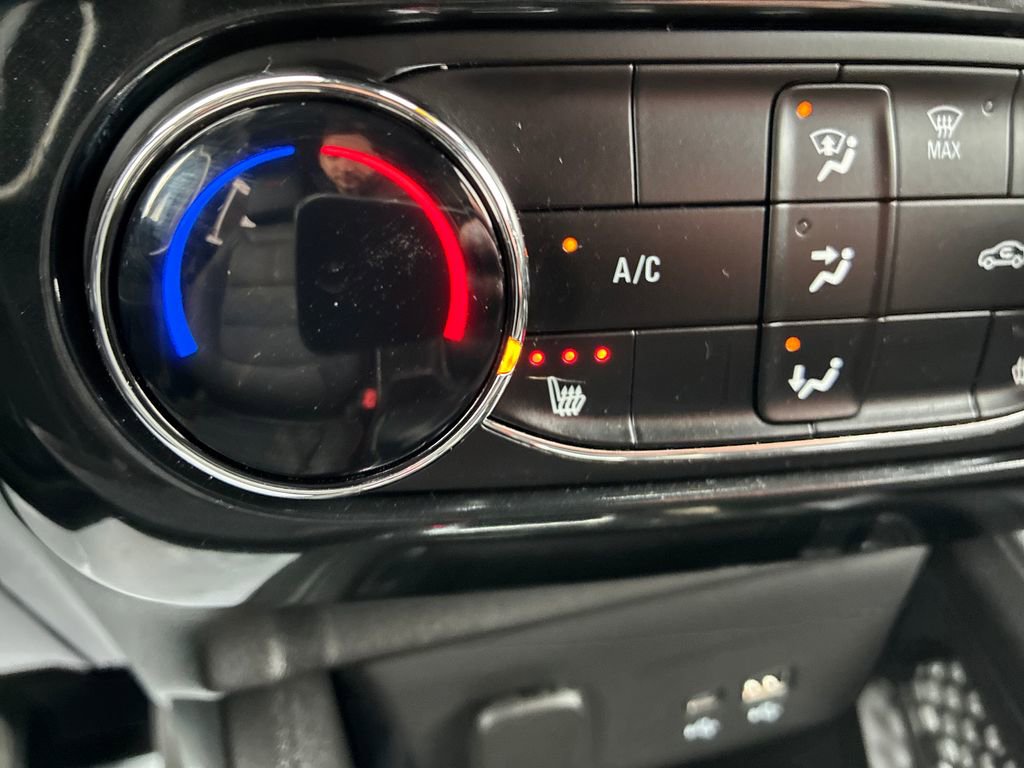 Used 2024 Chevrolet TrailBlazer RS image 25