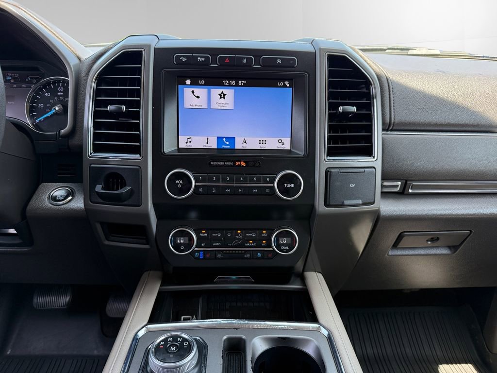 Used 2019 Ford Expedition XLT w/ Equipment Group 202A AWD/4WD image 11