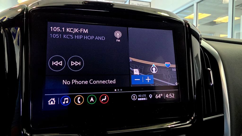 Used 2023 Chevrolet Traverse High Country AWD/4WD image 40