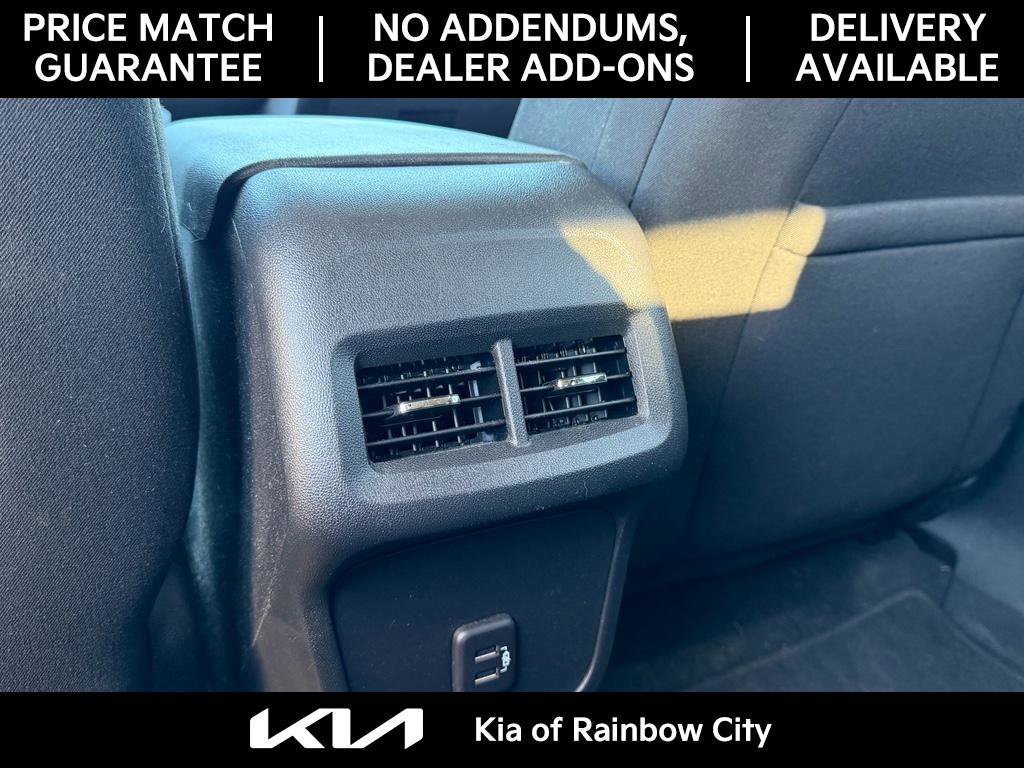 Used 2023 Chevrolet Equinox LT image 24