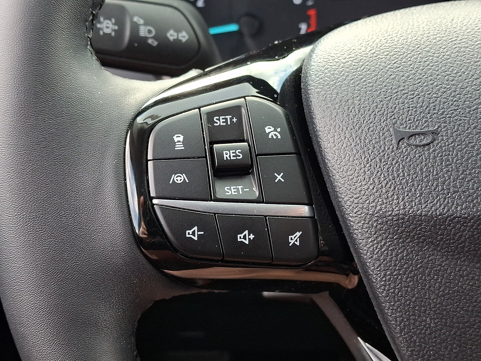 Certified 2022 Ford Escape SEL AWD/4WD image 29