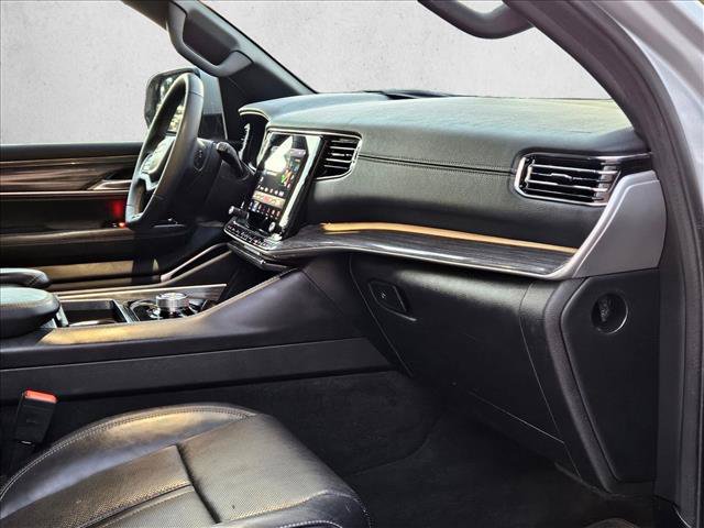 Used 2022 Jeep Wagoneer Series II AWD/4WD image 17