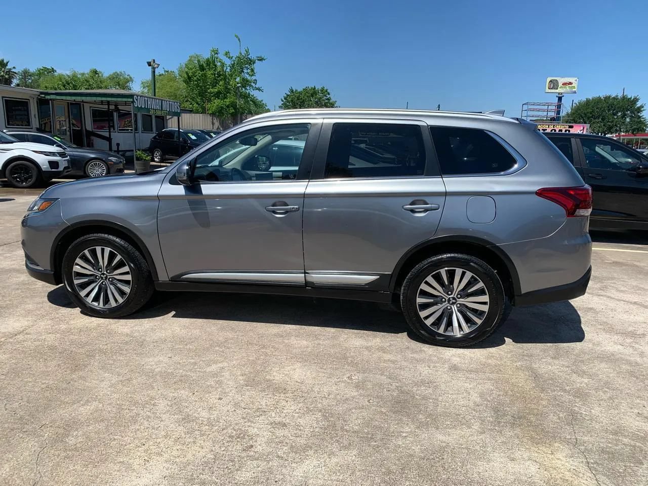 Used 2020 Mitsubishi Outlander SEL AWD/4WD image 9