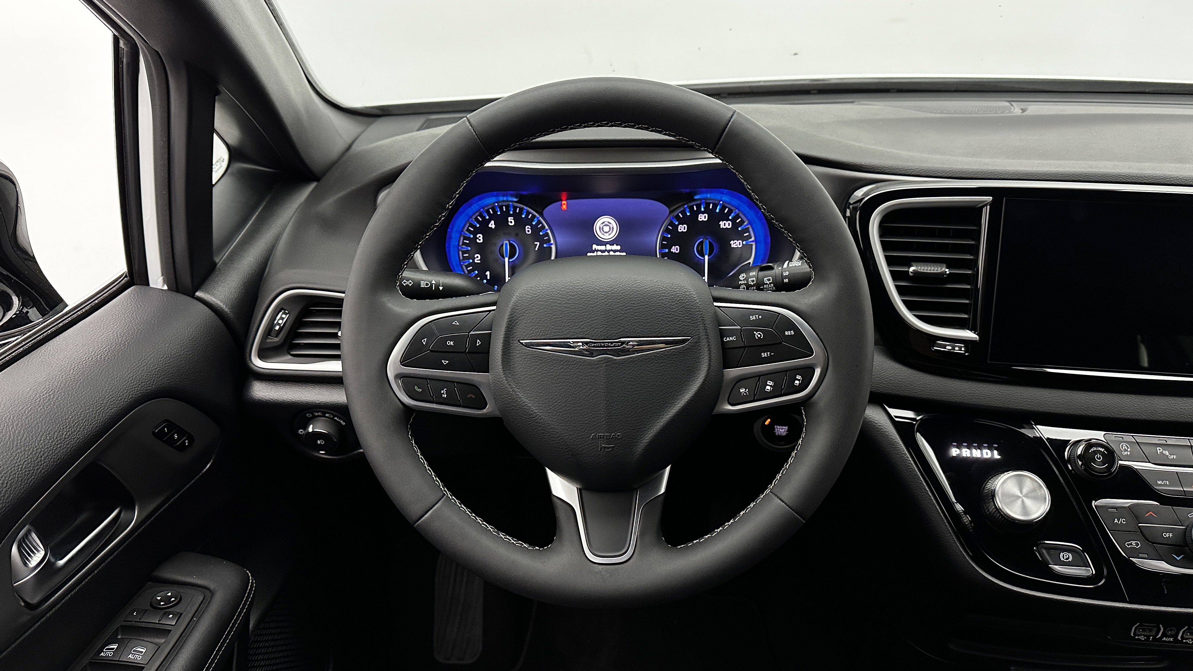 Used 2025 Chrysler Pacifica Select image 26