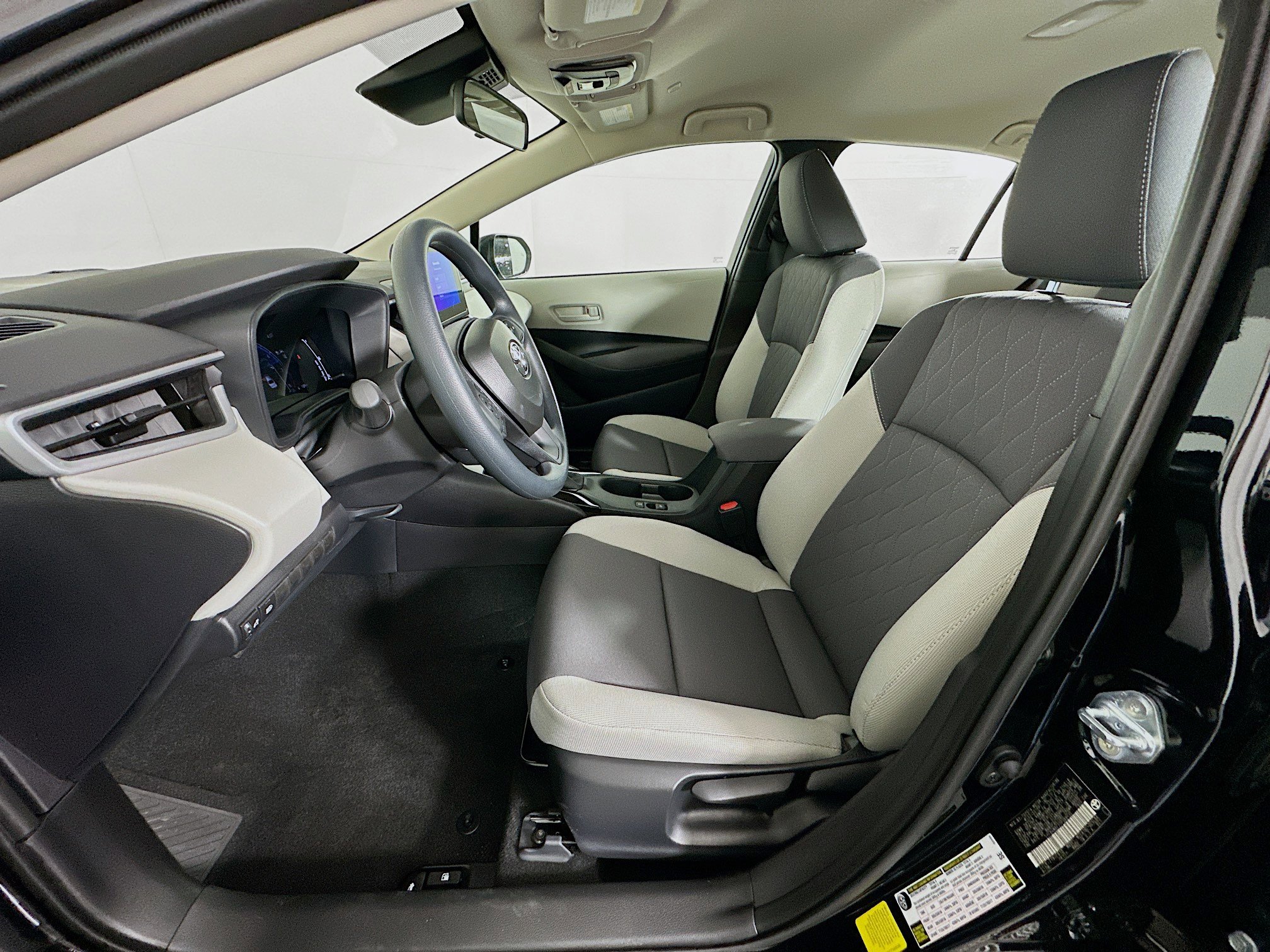 Used 2026 Toyota Corolla LE w/ LE Premium Package image 13