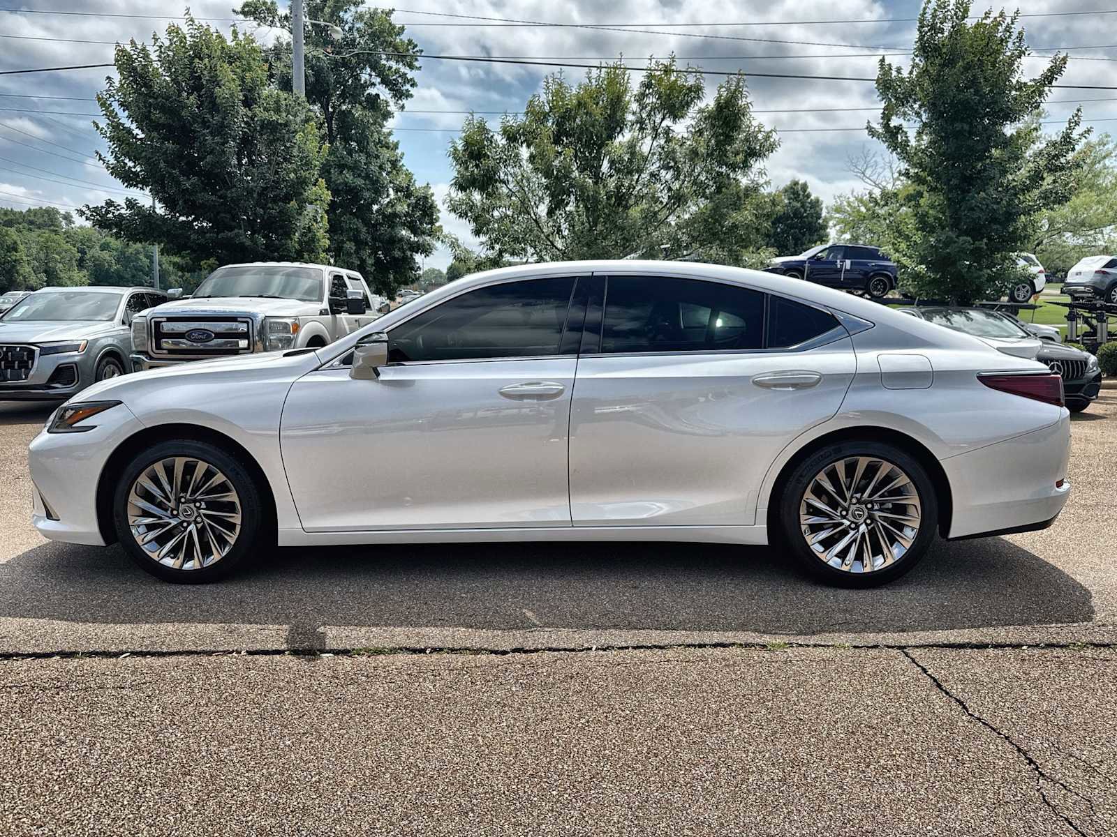 Used 2024 Lexus ES 350 Ultra Luxury w/ Accessory Package (Z2) FWD image 5