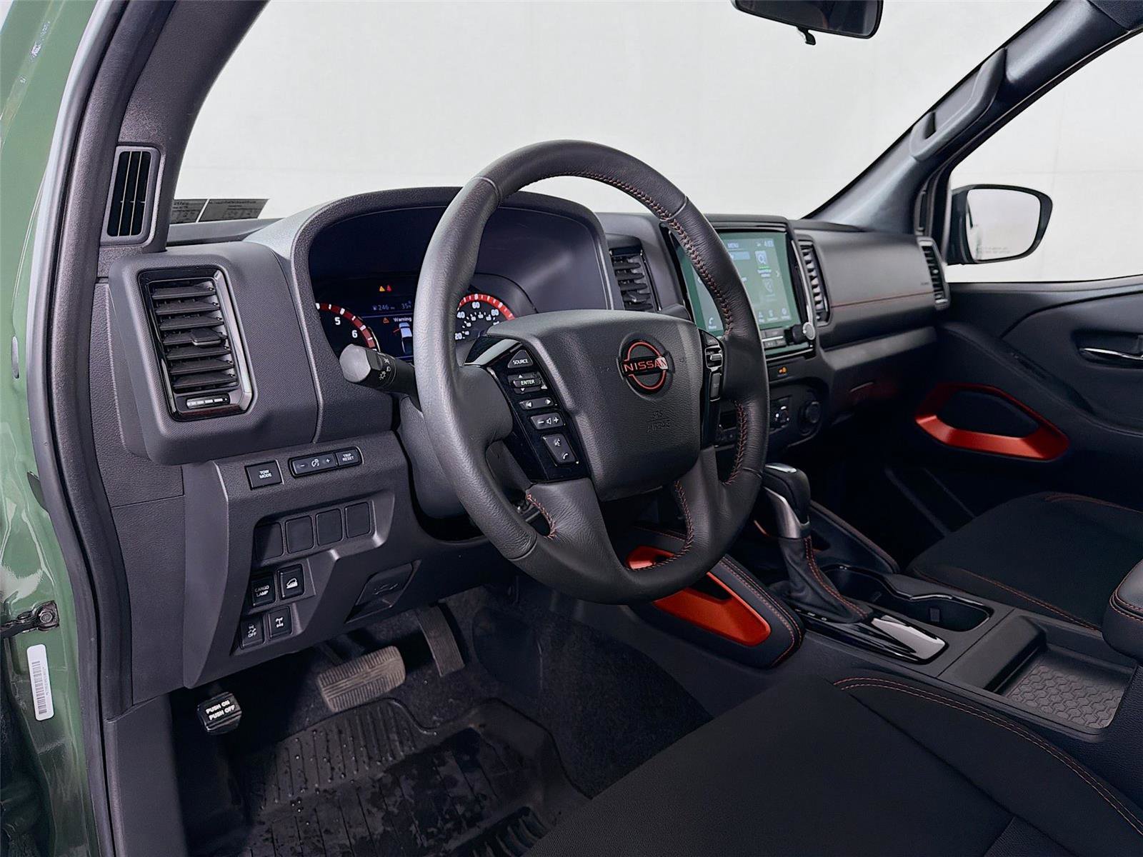 Used 2024 Nissan Frontier PRO-4X w/ Off-Road Protection Package image 9