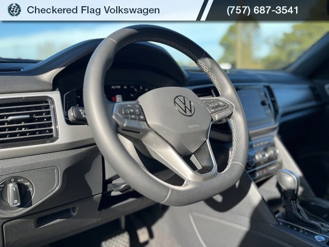 Used 2022 Volkswagen Atlas Cross Sport SE image 18