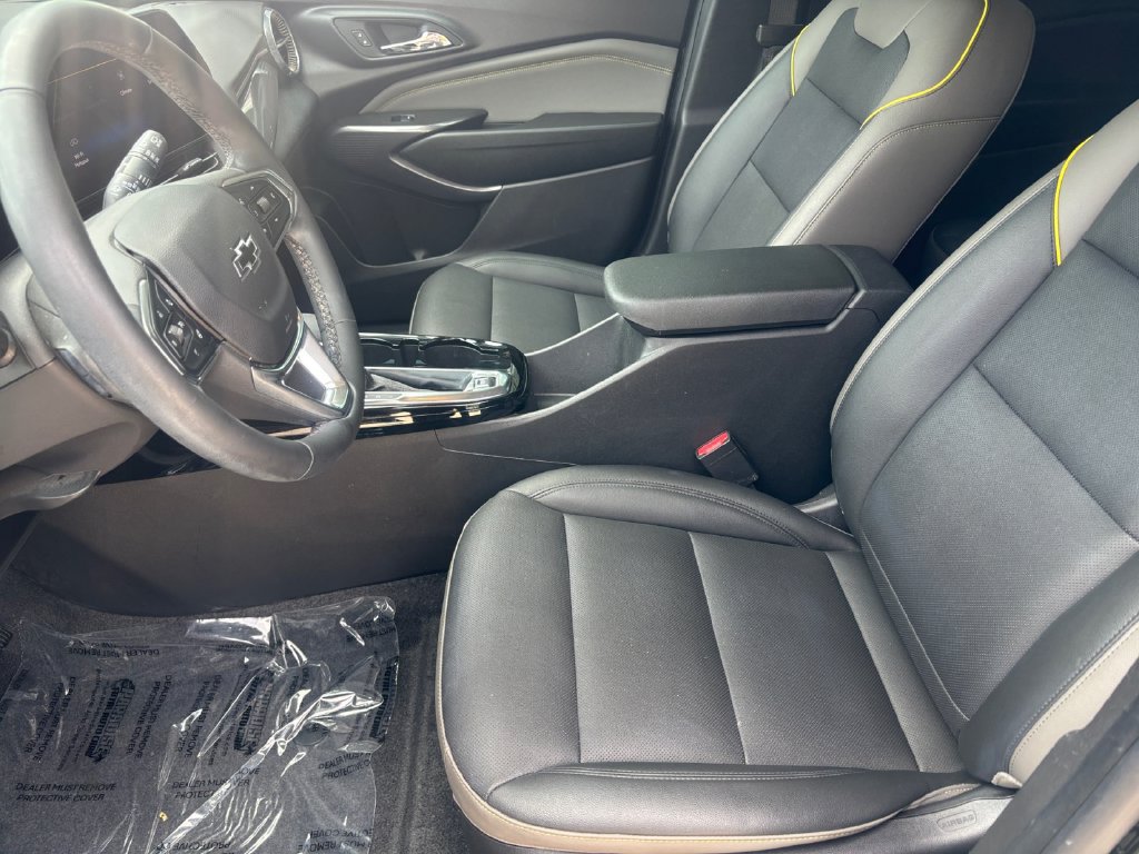 Used 2025 Chevrolet Trax ACTIV w/ Sunroof Package FWD image 10