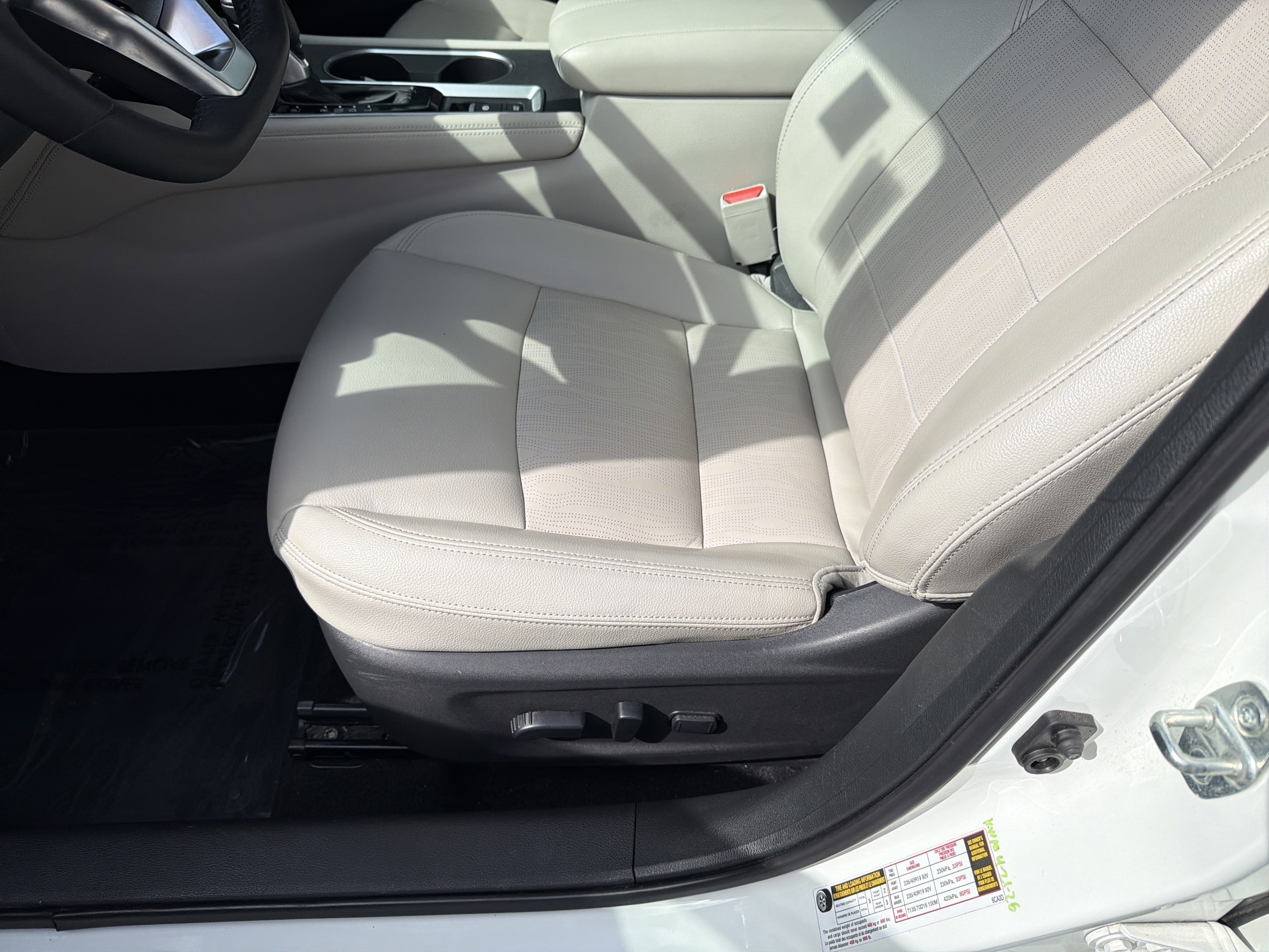 Used 2019 Nissan Altima 2.5 Platinum FWD image 18