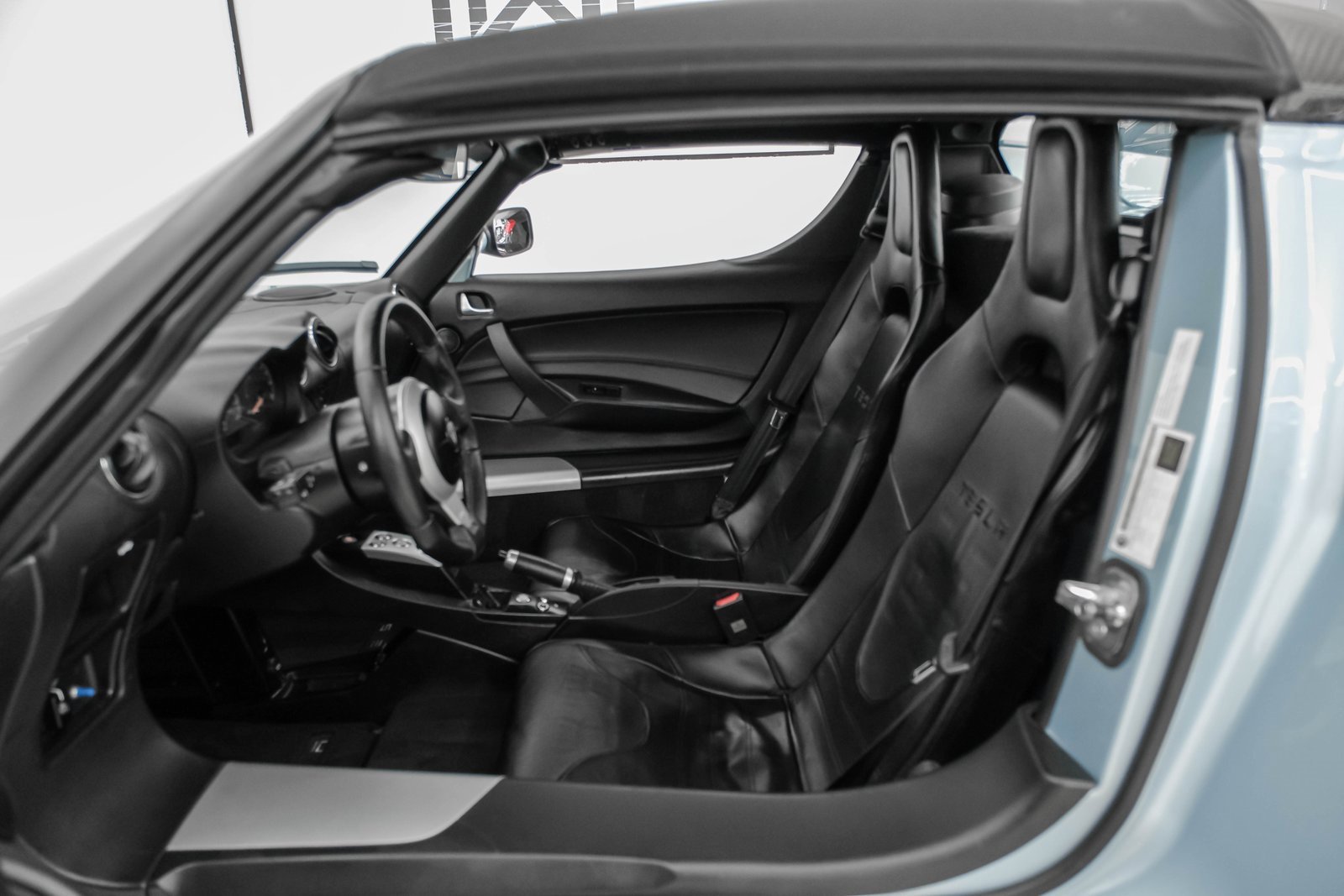 Used 2010 Tesla Roadster image 27