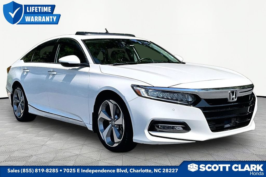 Used 2018 Honda Accord Touring image 1