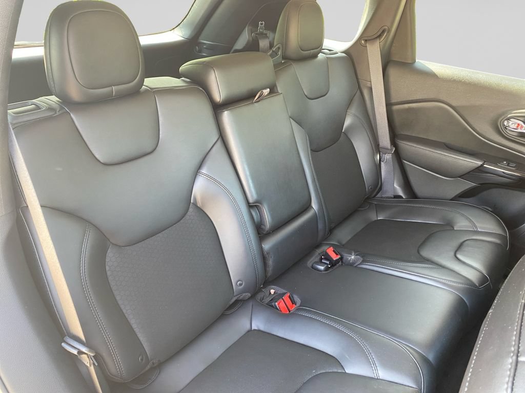 Certified 2019 Jeep Cherokee Latitude Plus AWD/4WD image 14