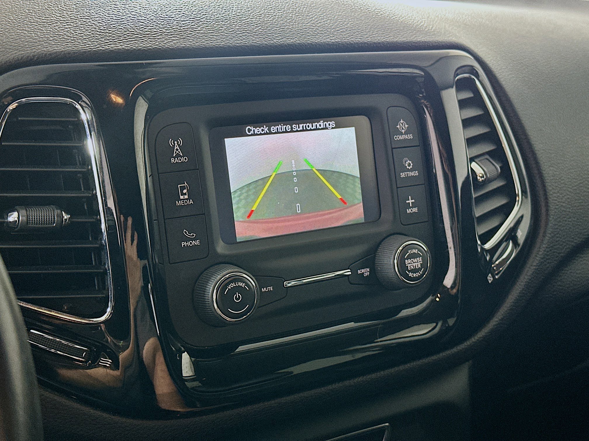 Used 2018 Jeep Compass Altitude image 21