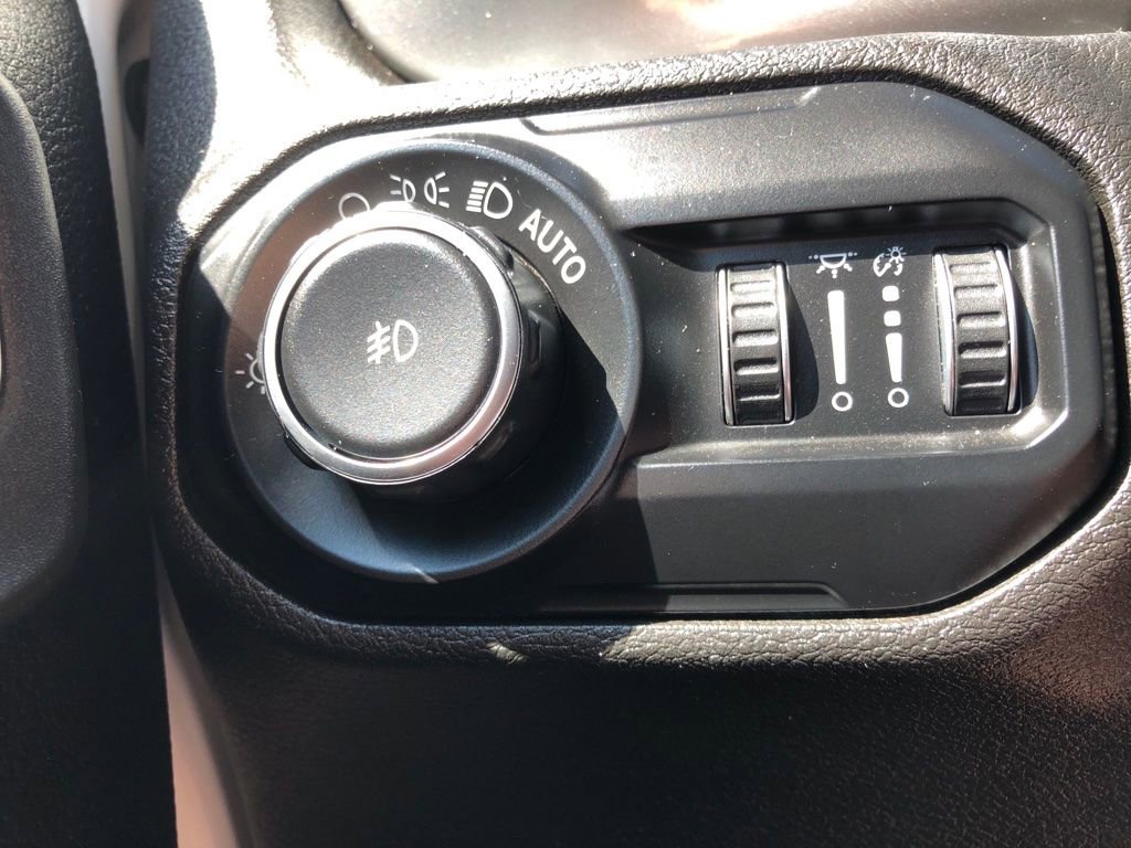 Used 2020 Jeep Wrangler Unlimited Sahara image 20