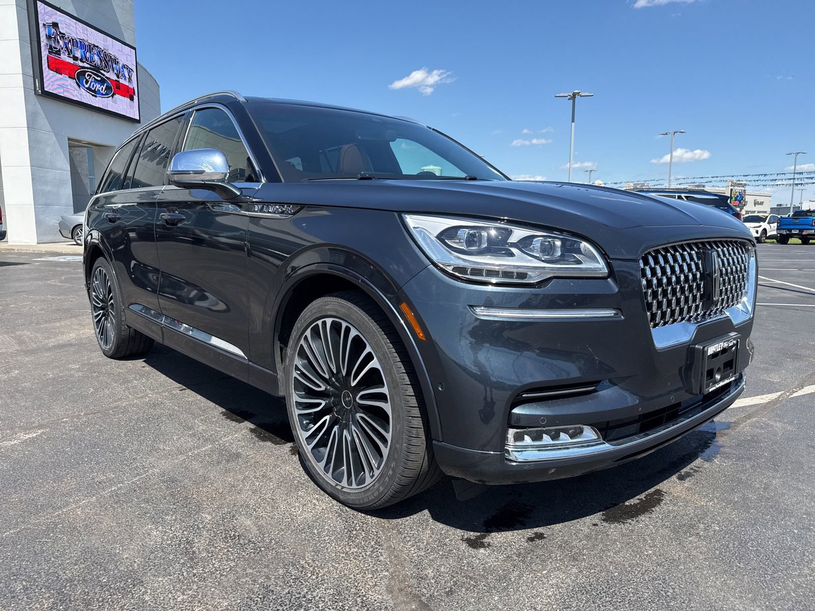 Used 2020 Lincoln Aviator Black Label w/ Dynamic Handling Package image 3