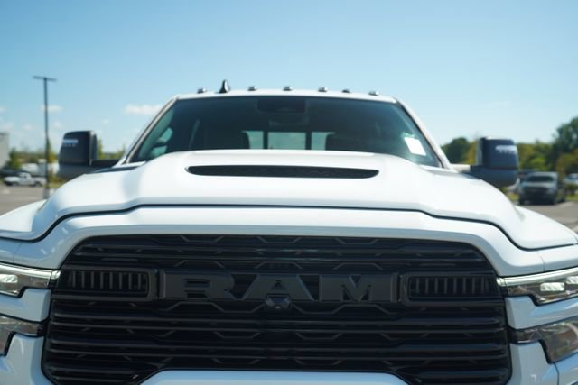 New 2026 RAM 2500 Laramie AWD/4WD image 40