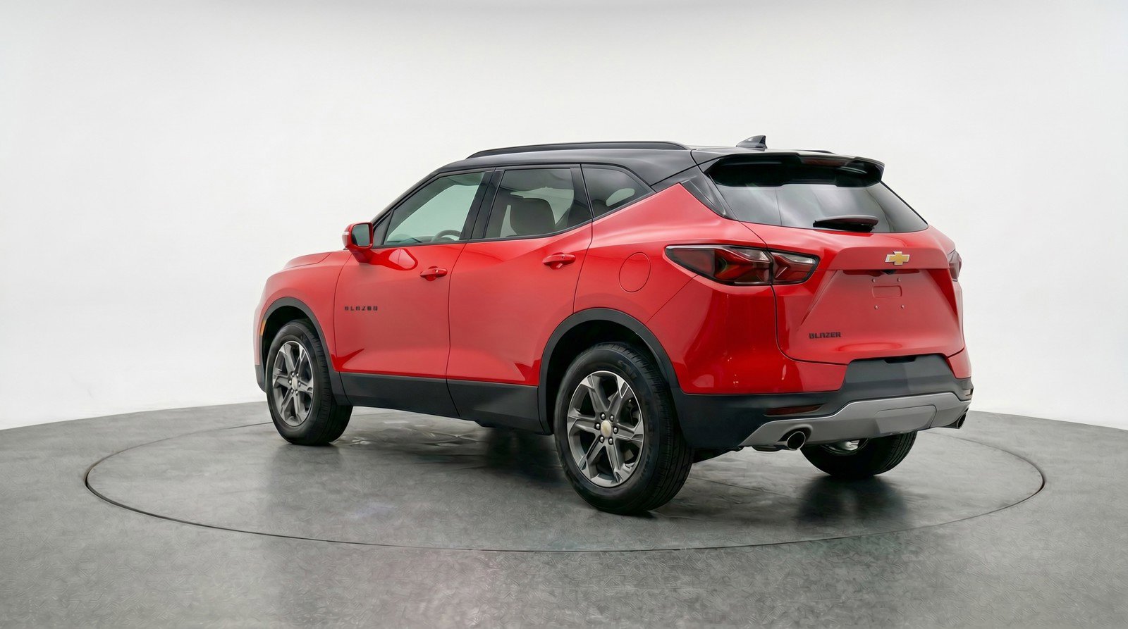 Used 2025 Chevrolet Blazer LT FWD image 6