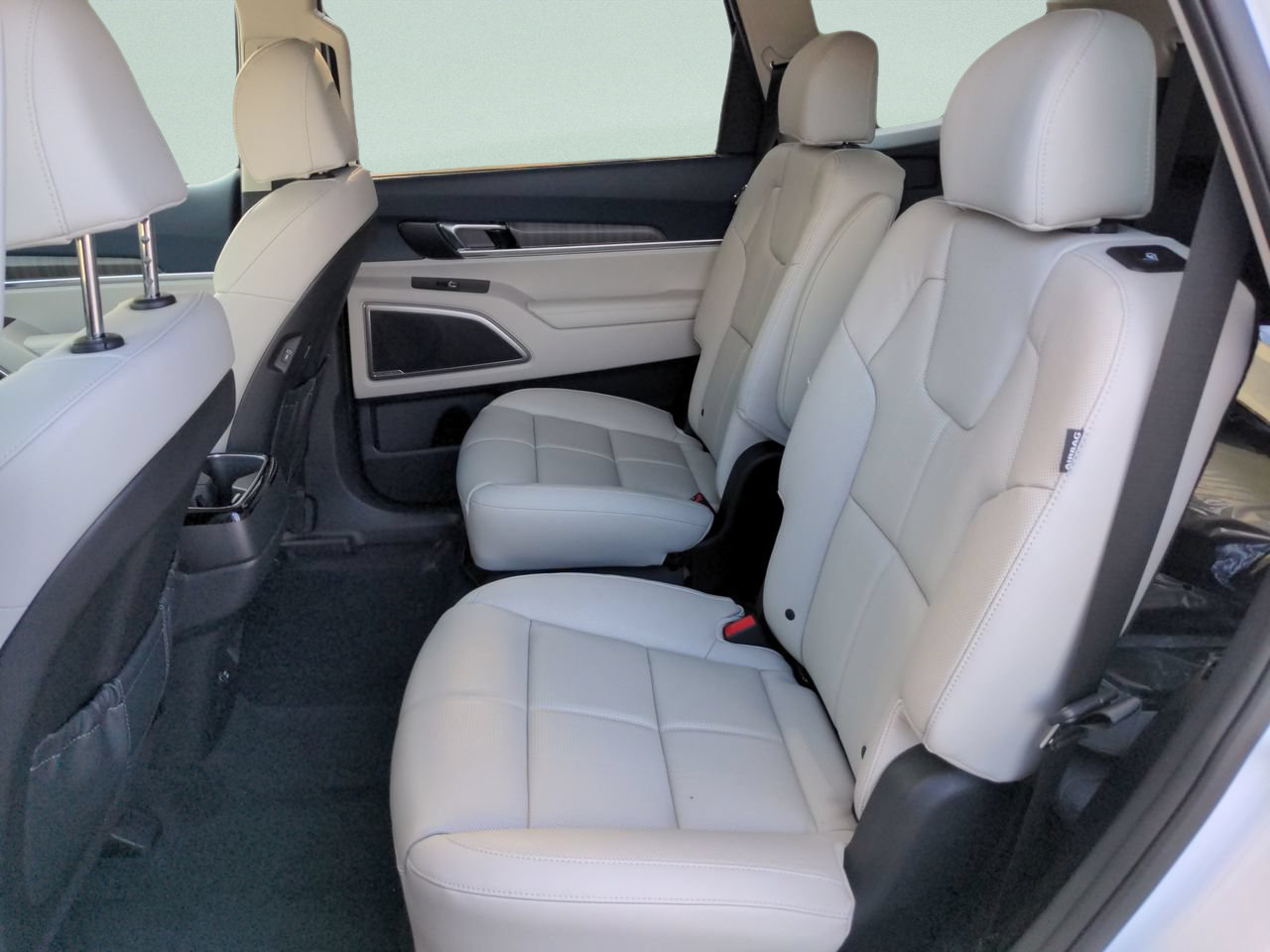 Certified 2023 Kia Telluride EX w/ EX Captain's Chair Package FWD image 10