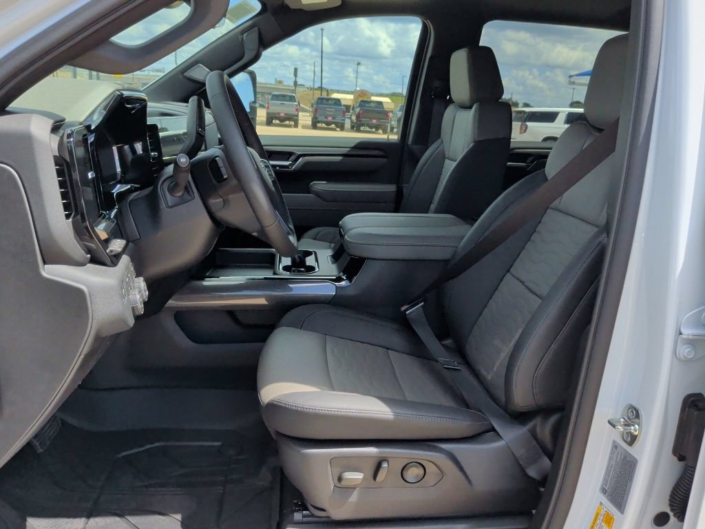 New 2026 Chevrolet Silverado 2500 ZR2 AWD/4WD image 13