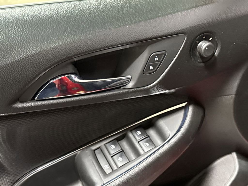 Used 2018 Chevrolet Cruze LT image 20