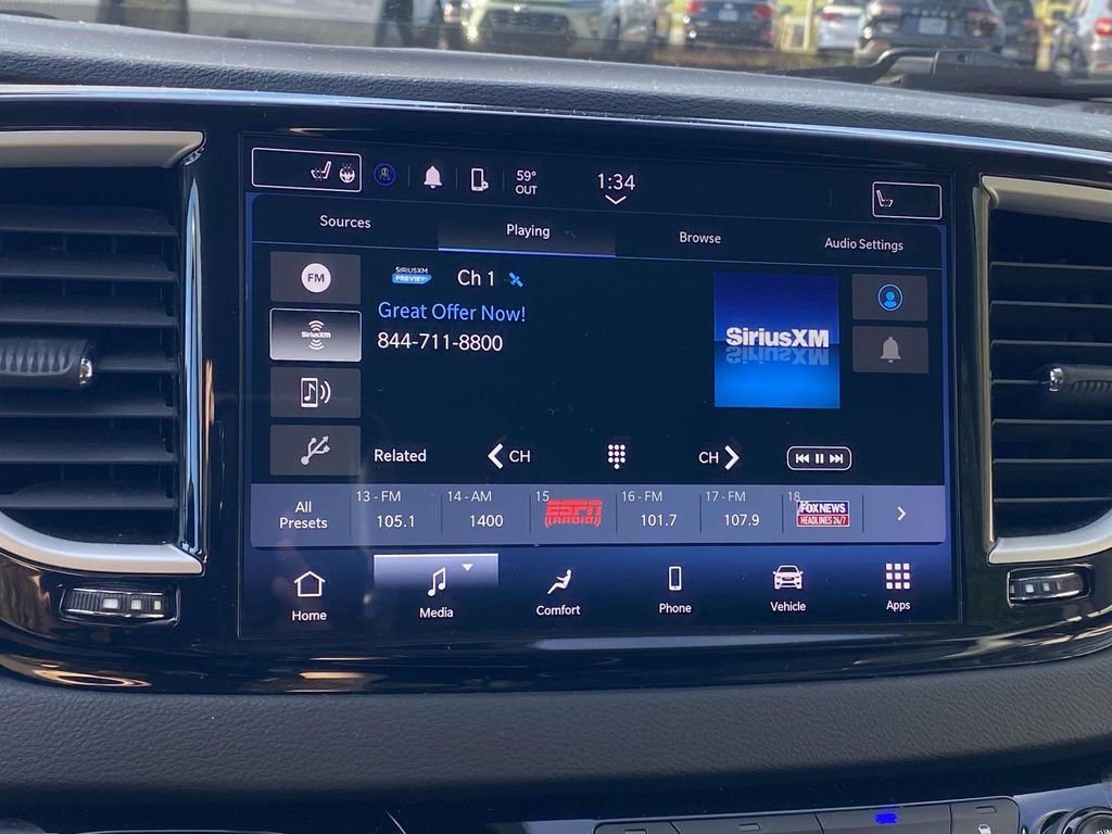 Used 2023 Chrysler Pacifica Touring-L image 25