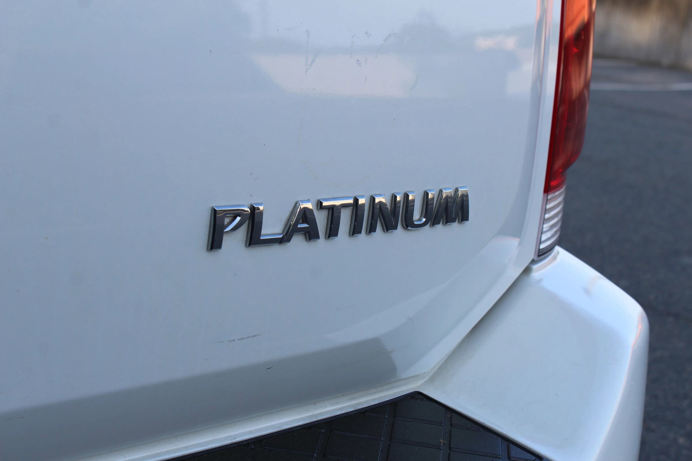 Used 2014 Nissan Armada Platinum image 47