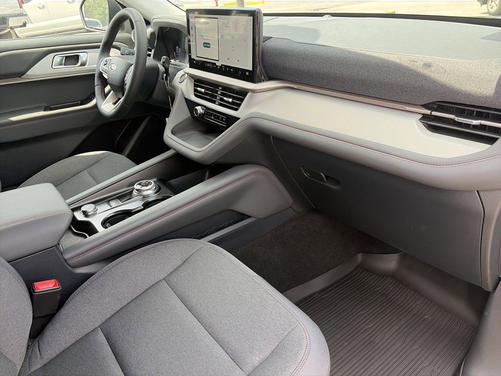 New 2026 Ford Explorer Active RWD image 32
