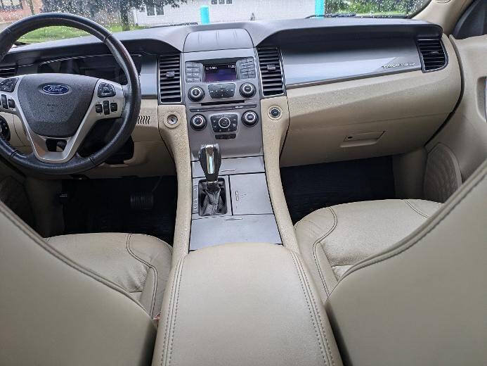 Used 2014 Ford Taurus SEL FWD image 13