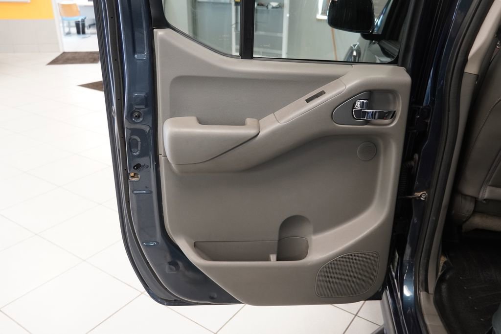 Used 2016 Nissan Frontier SL image 21