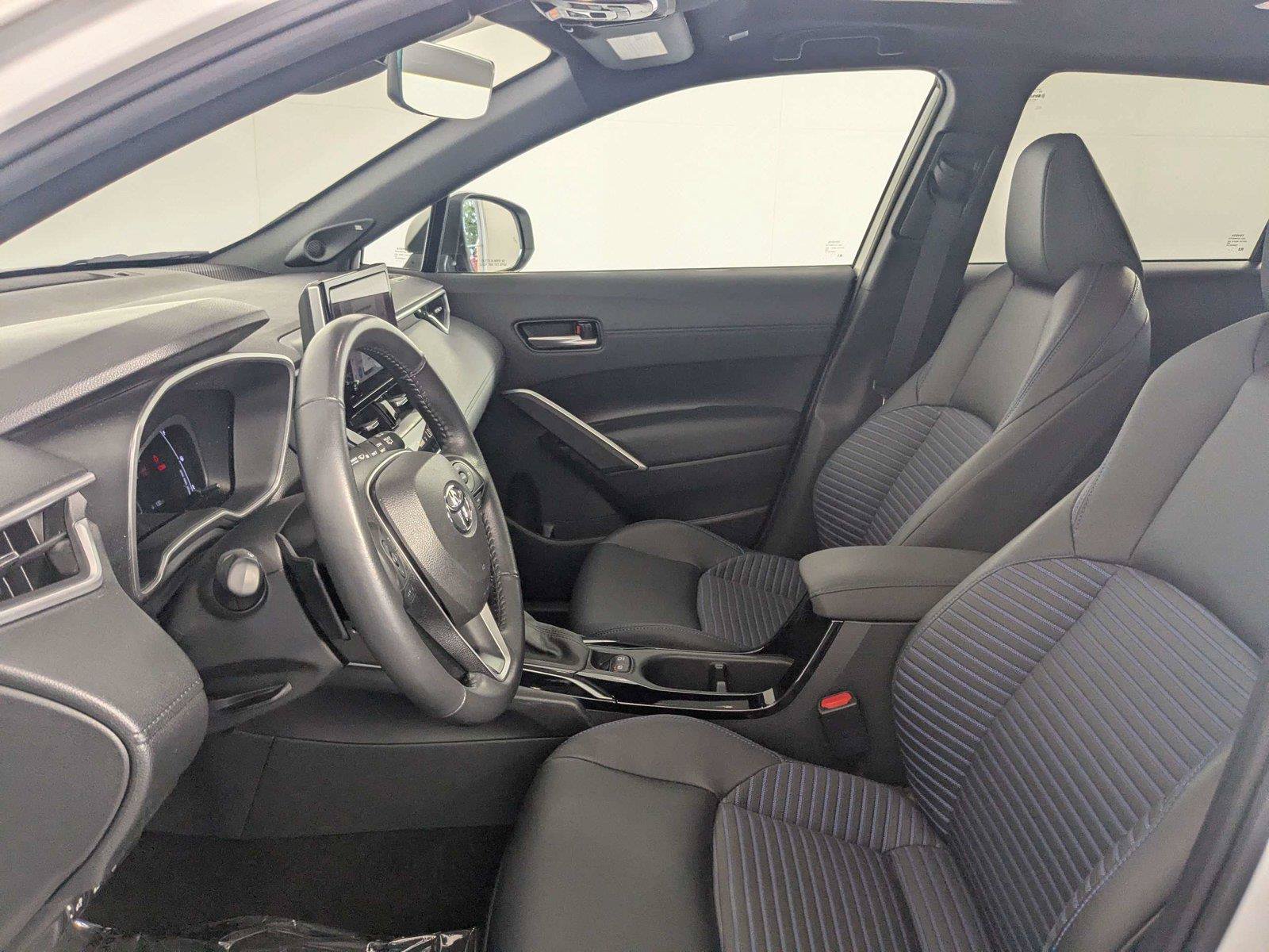 Used 2024 Toyota Corolla Cross AWD Hybrid w/ Convenience Package image 9
