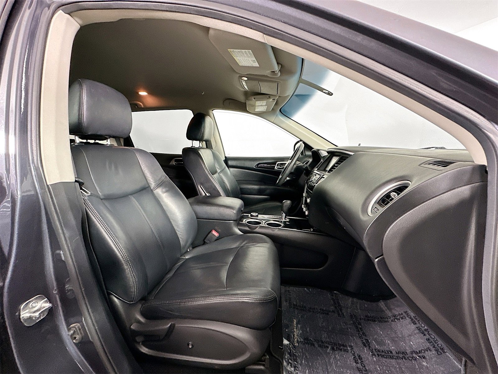 Used 2013 Nissan Pathfinder SV image 28