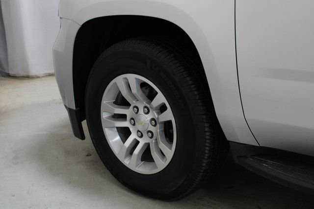 Used 2018 Chevrolet Suburban LT image 27